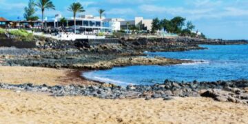 Costa Teguise beaches reopen