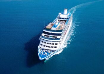Cruise Boom