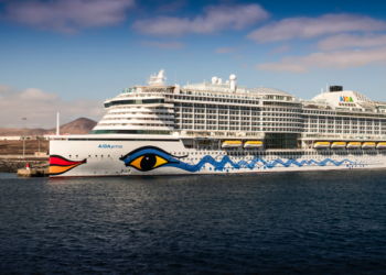 UK advises against cruises