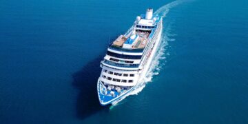 Cruise Boom