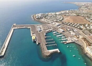 Arrecife urged to open for cruise season