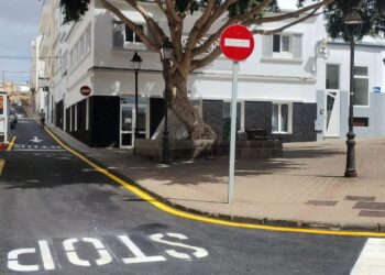 Arrecife Ayuntamiento completes asphalting around Cuatro Esquinas
