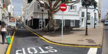 Arrecife Ayuntamiento completes asphalting around Cuatro Esquinas