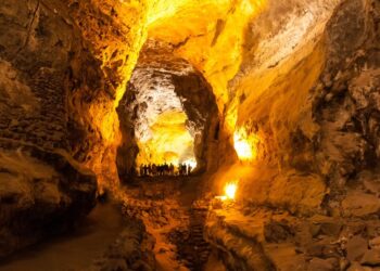 Visiting the Cueva de los Verdes