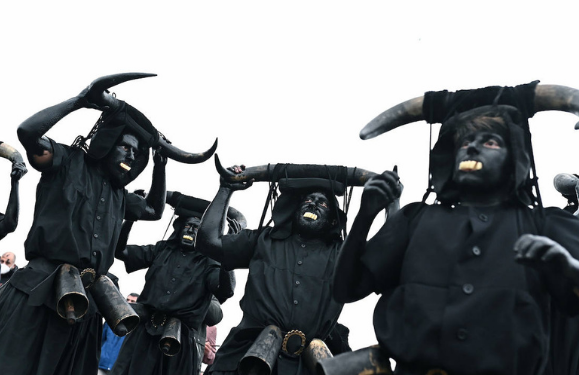 Diabletes host a party