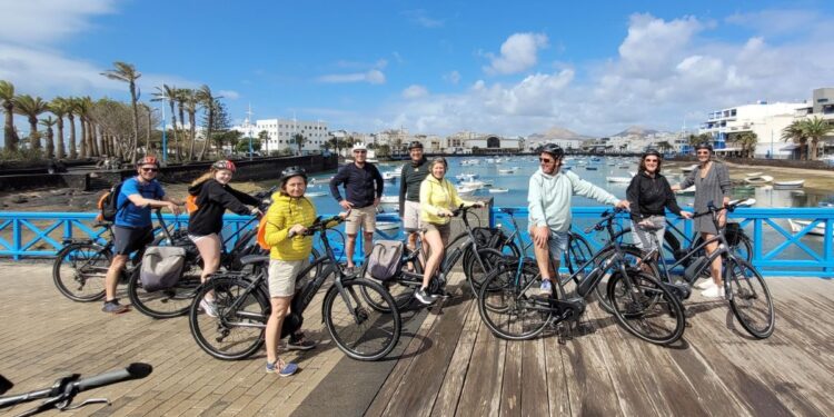 Discover Lanzarote on a bike