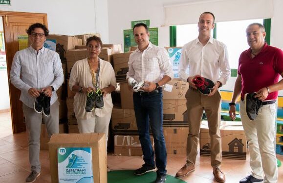 Lanzarote schools send 2,400 pairs of shoes to Equatorial Guinea