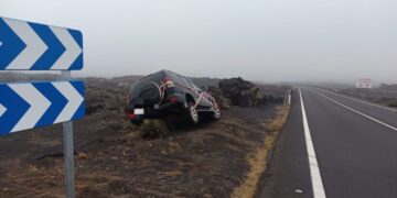 Driver abandons car after crash in Tinajo