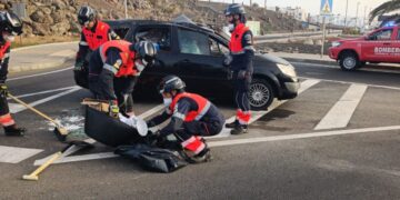 Driver freed from vehicle in Arrecife