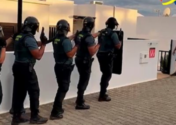 Drug smugglers arrested
