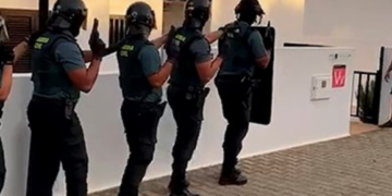 Drug smugglers arrested