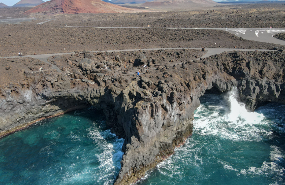 El Golfo road row