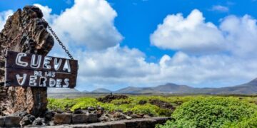 Extended opening hours for Timanafaya and La Cueva