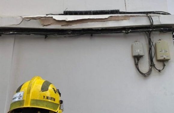 Falling debris and decorations