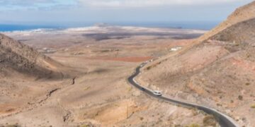 Femes road in focus