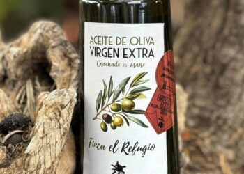 Local olive oil proudly features medal on bottle