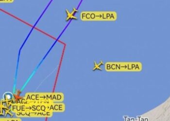 Flight to Madrid returns to Lanzarote