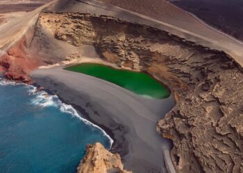 El Golfo’s green lake receives 31% more daily visitors above its capacity