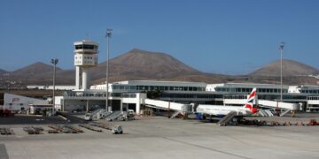 Passenger bites Guardia Civil at Lanzarote airport