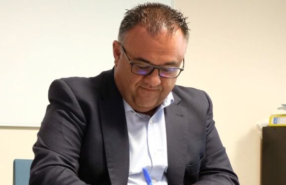 Health director resigns
