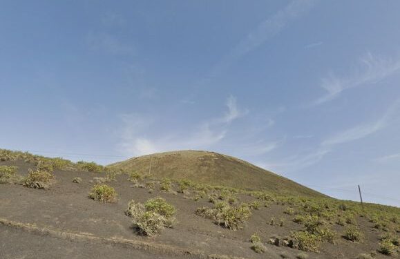 Hikers rescued on volcano