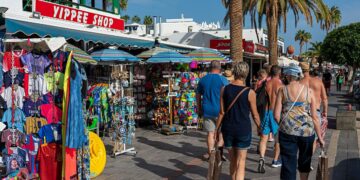 Lanzarote holidaymakers support tourist tax