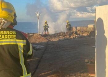 Abandoned house fire in Playa Blanca