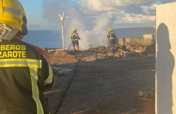Abandoned house fire in Playa Blanca