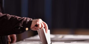 A hundred thousand voters