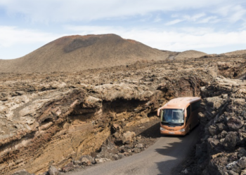 Hybrid buses for Timanfaya tours