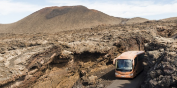 Hybrid buses for Timanfaya tours