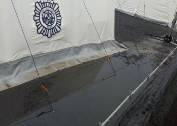 Pérez calls for the dismantling of immigrant camp