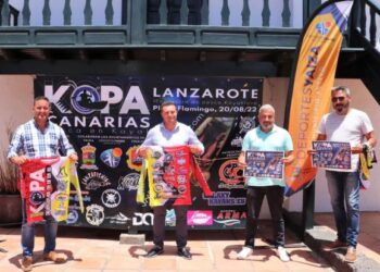 Playa Blanca hosts Kayak competition