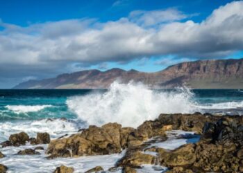Kitesurfer dies in Famara