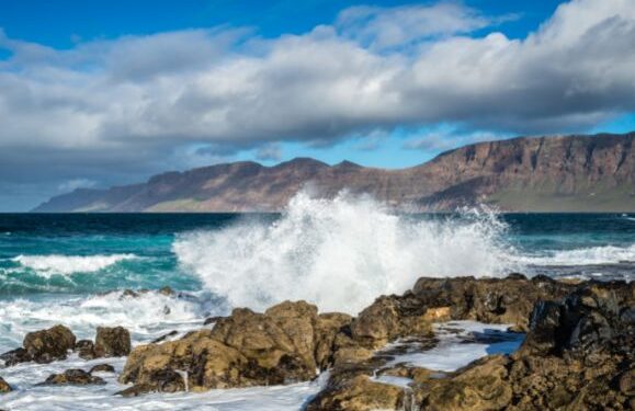 Kitesurfer dies in Famara