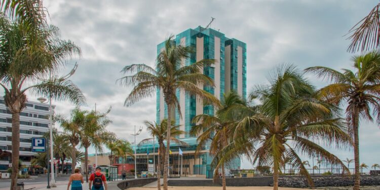 Lanzarote hotels increase income by 21%