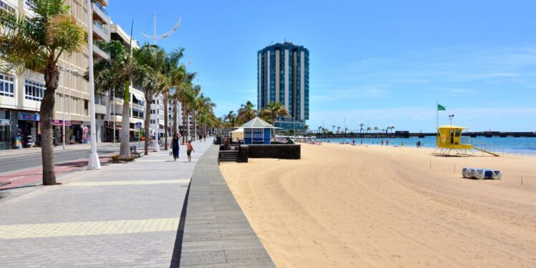 Lanzarote demonstration against mass tourism to be headed by “normal citizens”