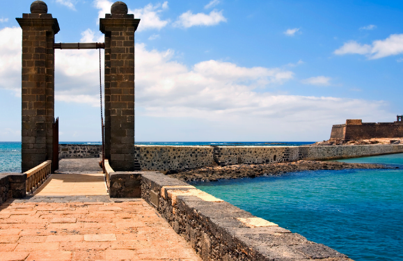 €390,000 to restore Las Bolas bridge and Castillo de San Gabriel