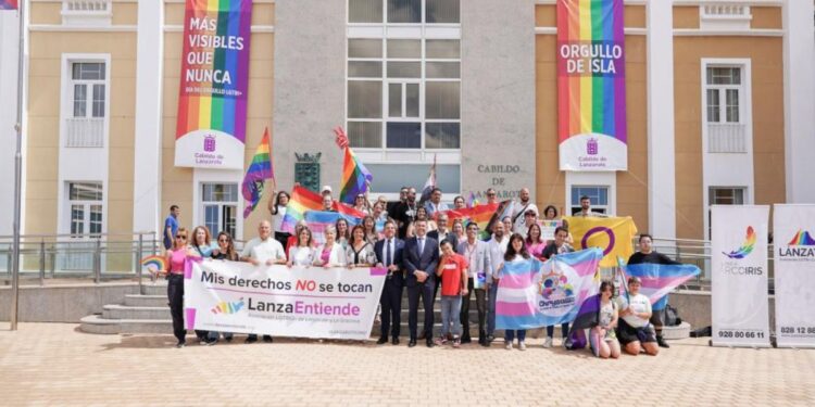 Lanzarote Cabildo and seven councils sign LGBT+ pact
