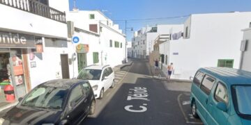 Lights back on for Calle Teide