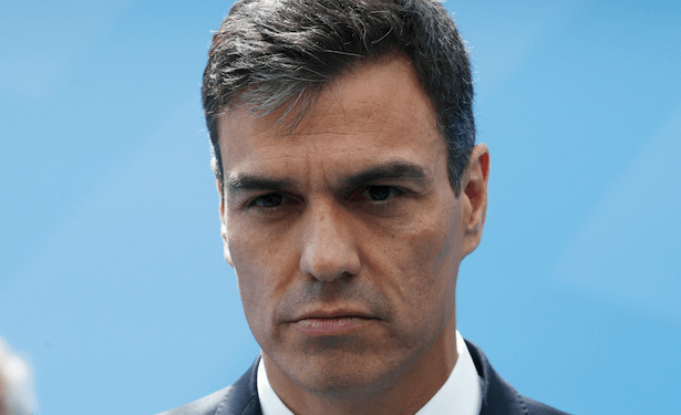 Lockdown extended; Canarian health chief replaced
