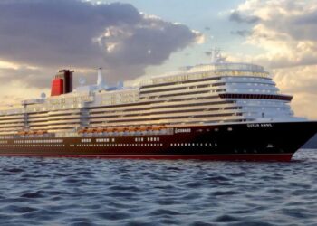 New luxury British “Queen Anne” cruise ship in Arrecife this Friday
