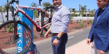 Yaiza installs cyclist maintenance points