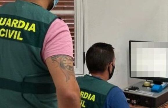 Man arrested on beach for taking pictures of minors
