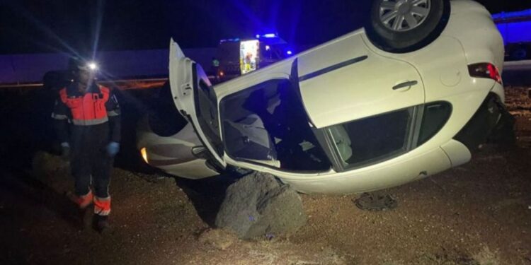 Man injured in car crash in Playa Blanca