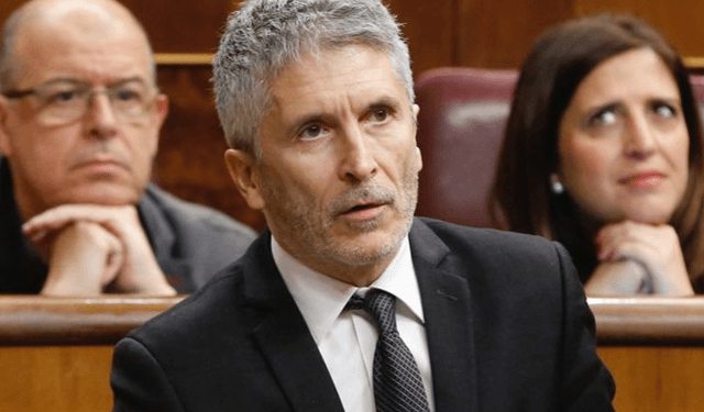Spain Closes Land Borders