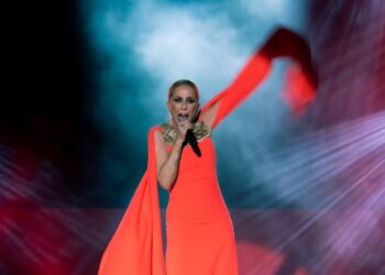 Marta Sánchez closes Yaiza fiestas