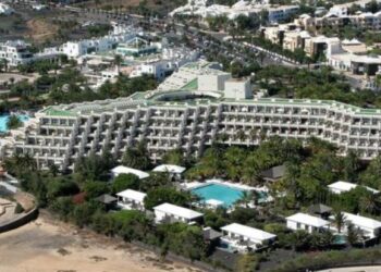 Melia Salinas closes for reforms