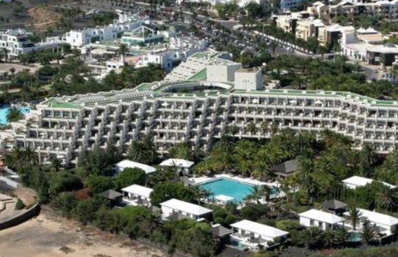 Melia Salinas closes for reforms