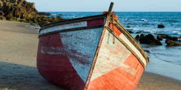 Canaries demands assistance on migrants